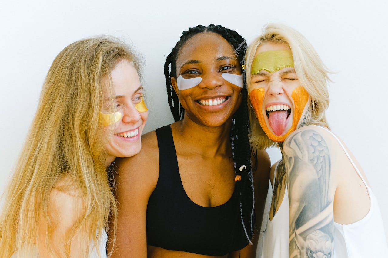 photo of women doing their skincare 3851790